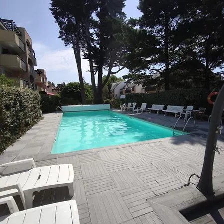 Loc4loc - Le Castel St Nicolas -